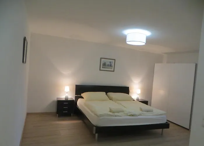 Premium Amadeus شقة